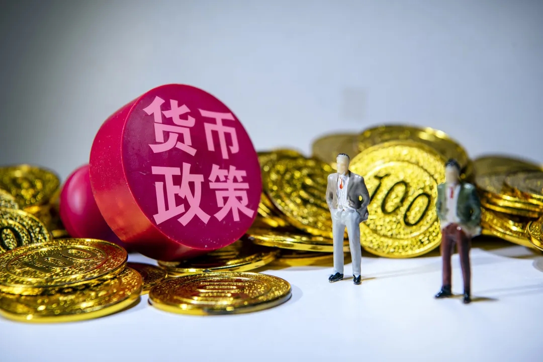 36面锦旗背后的仁心——记“广东好人”李真艮