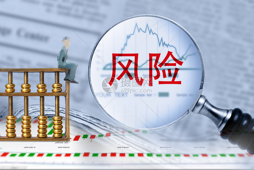 柳覃高速公路首片预制箱梁成功浇筑