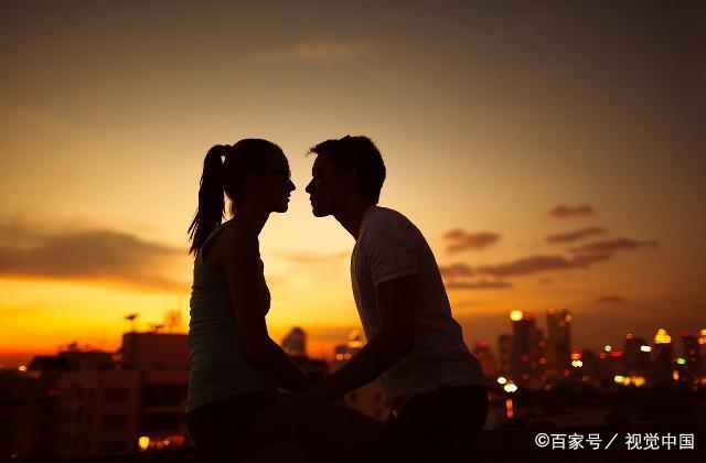 美股前瞻 | 三大股指期货涨跌不一，凌晨3点特朗普会见普京