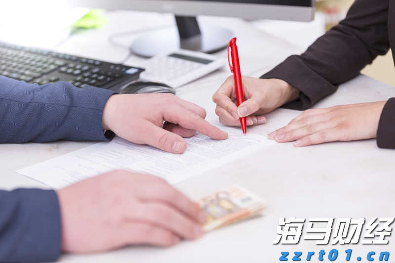 市委政法委召开全体会议暨委员述职会议